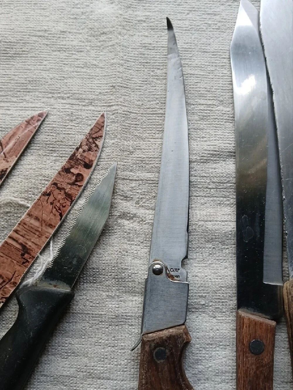 Assorted Kitchen Knife Set with Wood and Black Handles